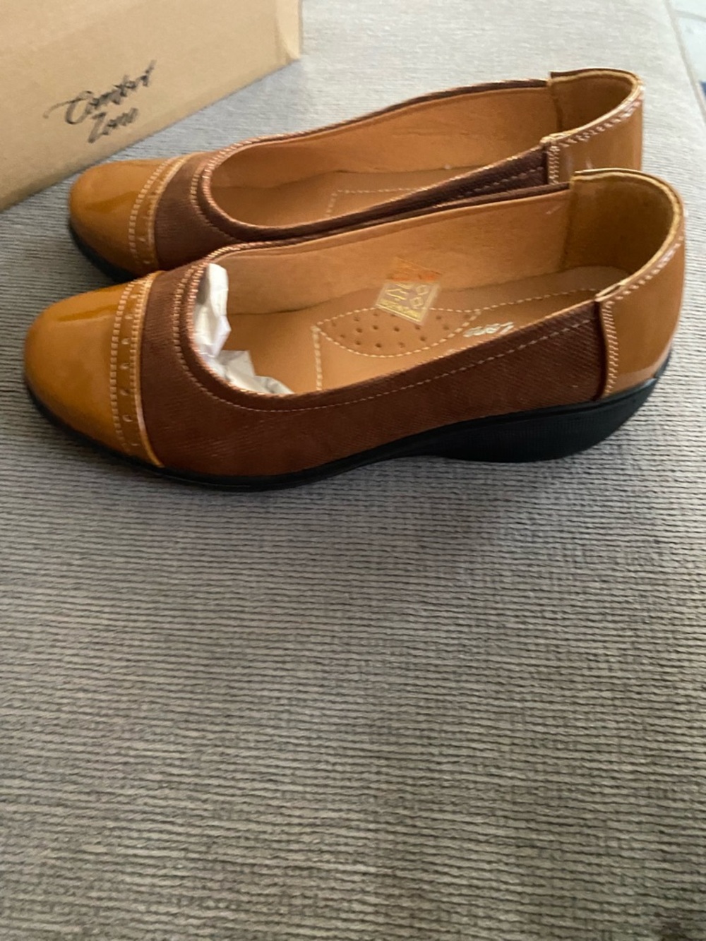 Comfort Zone Two-Tone Brown & Tan Slip-On Flats